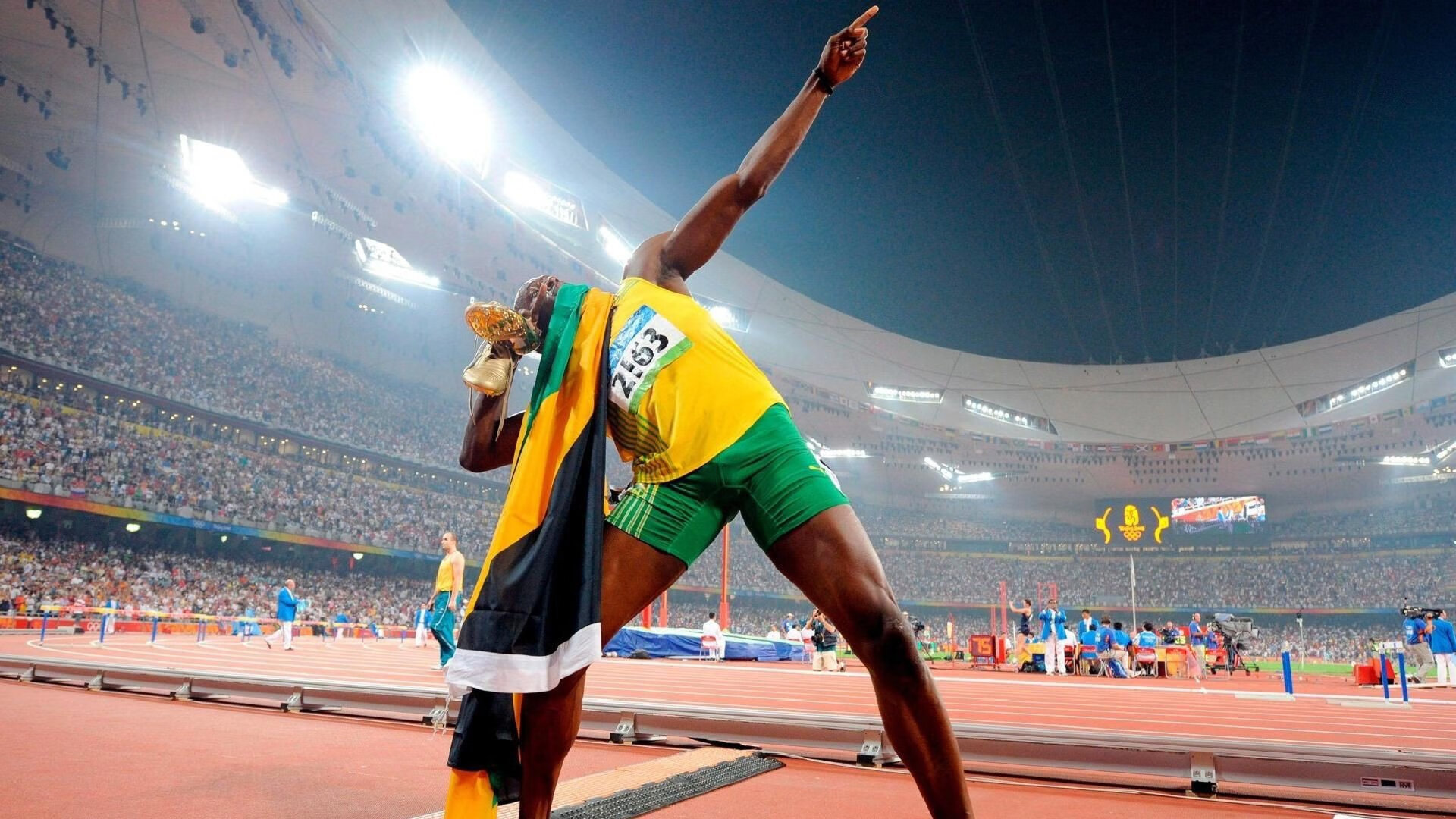 绿茵场上的东方对决，德国战车力克蓝武士，张继科跨界观战状态火热引遐想